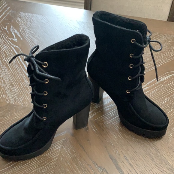 Cape Robbin black platform chunky boot - Picture 7 of 17